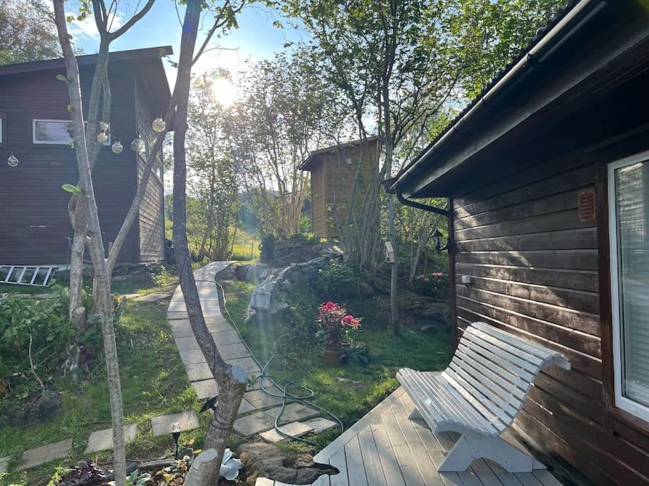 Gjestehytte Pa Moster Med Boblebad Bomlo Bagian luar foto